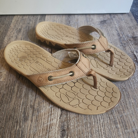 Sperry Shoes - Women’s Sperry Top-Sider SON-R Pulse Thong Beige Sandals Womens Size 9